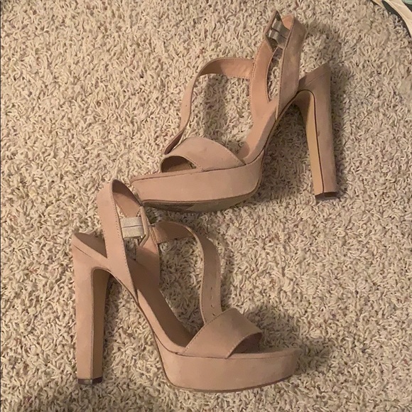 nude high heels - Picture 1 of 3
